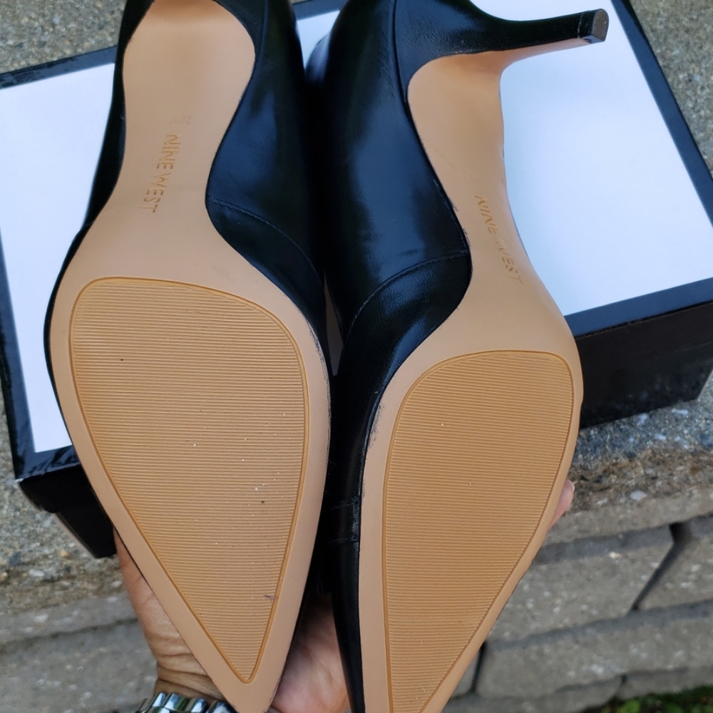 NIB Womens Nine West Shoe - Picture 2 of 4